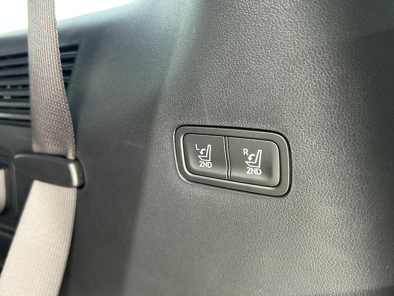 Hyundai Santa Fe 7S 1,6 T HEV 4X4 CALLIGRAPHY - fotka 11 z 44