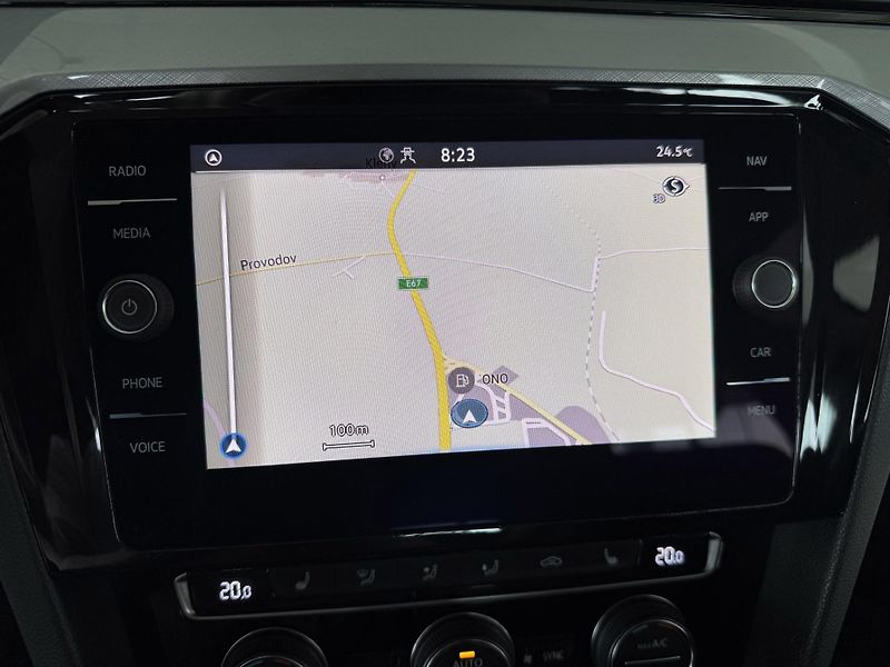 Volkswagen Passat Variant 1,5TSI 110kW DSG*Navi*Kamera - fotka 19 z 35