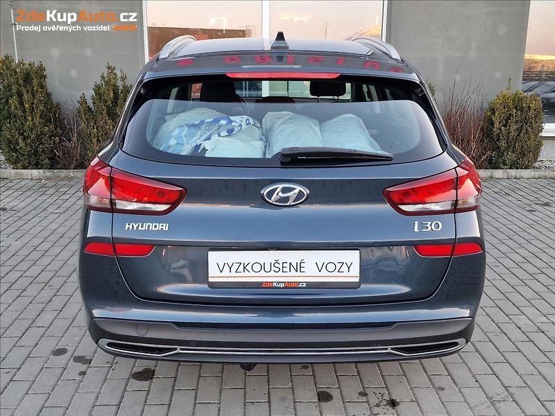 Hyundai i30 1.6CRDi Comfort,ČR,1.Majitel - fotka 9 z 50