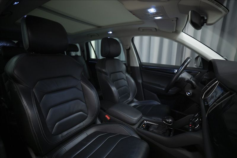 Škoda Kodiaq 2,0 TDI DSG 4x4 NAVI KŮŽE PANO - fotka 10 z 33
