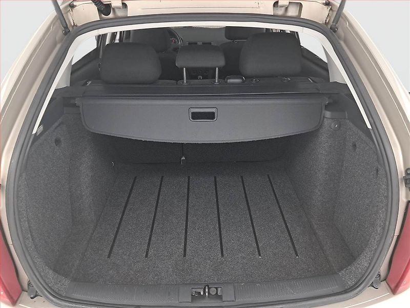 Škoda Fabia (2005) 1.2 12V, Tažné, v provozu - fotka 13 z 15