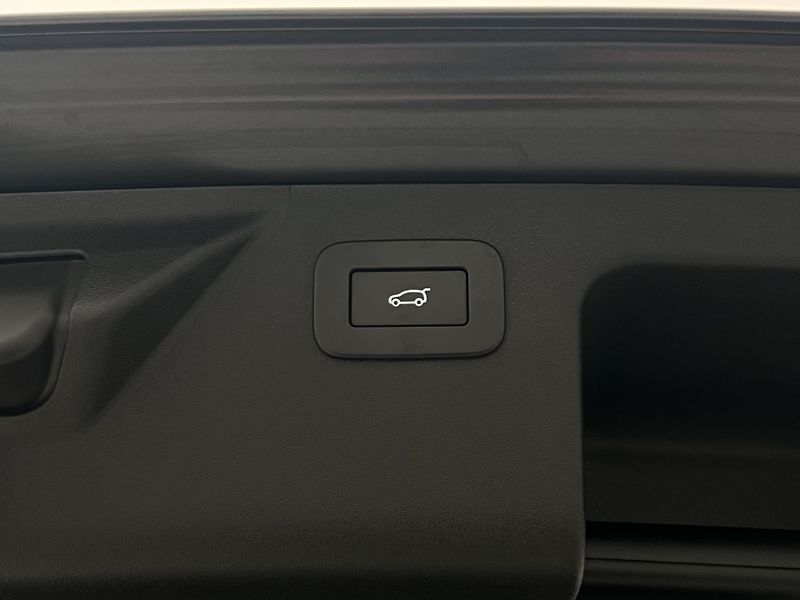 Land Rover Discovery Sport D200 EDITION AUT - fotka 50 z 51