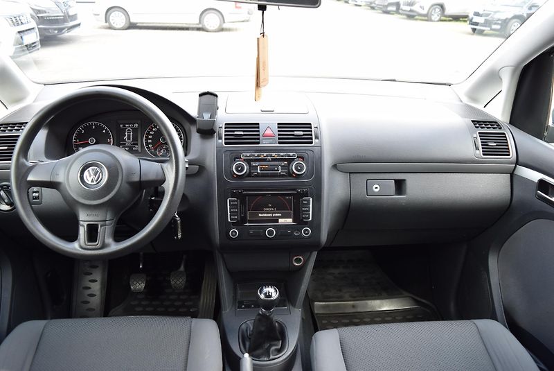 Volkswagen Touran (2010) 1.6TDI 77kw TRENDLINE BMT NAV  - fotka 18 z 48