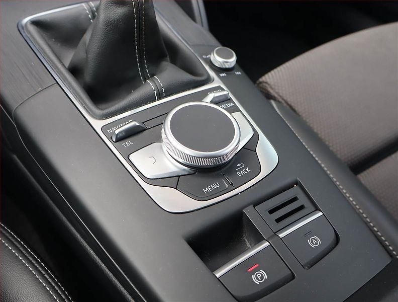 Audi A3 (2018) S-Line 1.5 TFSI, Serv.kniha - fotka 17 z 19