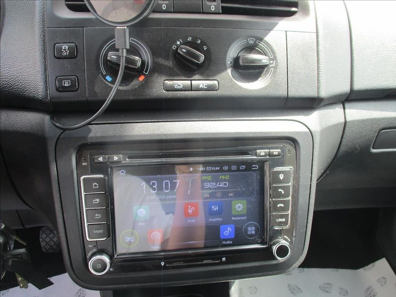 Škoda Fabia 1,4 i 16v, klima,servis,tažné, - fotka 16 z 34