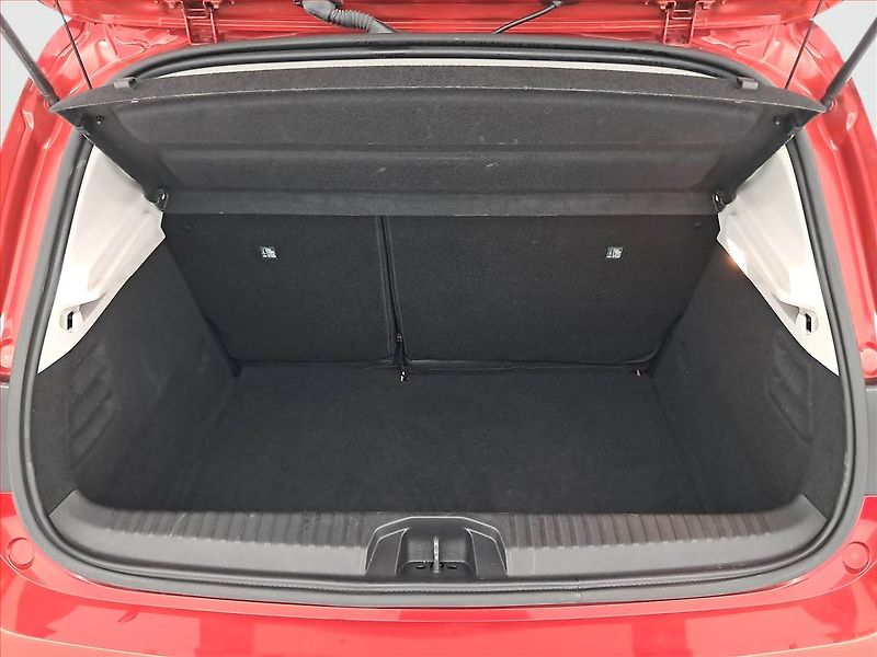 Renault Clio (2022) Zen 1.0 TCe, ČR,1.maj - fotka 13 z 16