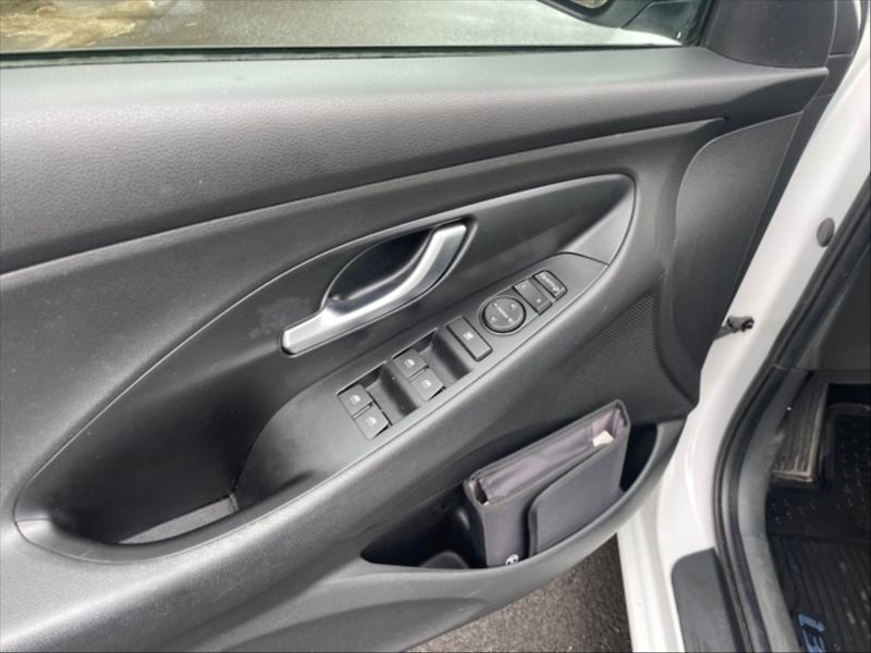 Hyundai i30 1,0 TGDI 120 Comfort - fotka 11 z 11
