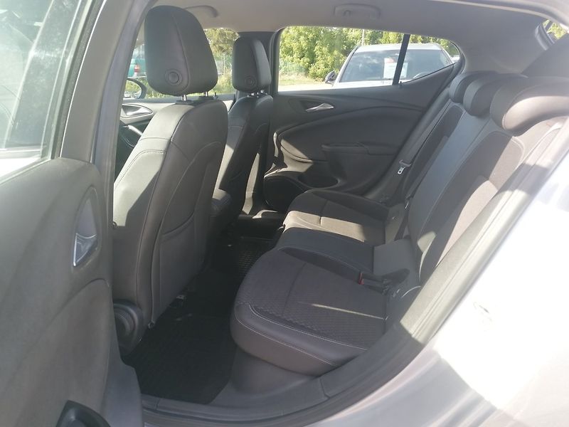 Opel Astra (2018) 1.4 Turbo Digi.klima,Výhřevy - fotka 10 z 30