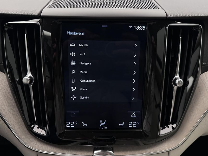 Volvo XC60 B5 AWD INSCRIPTION AUT  - fotka 44 z 56