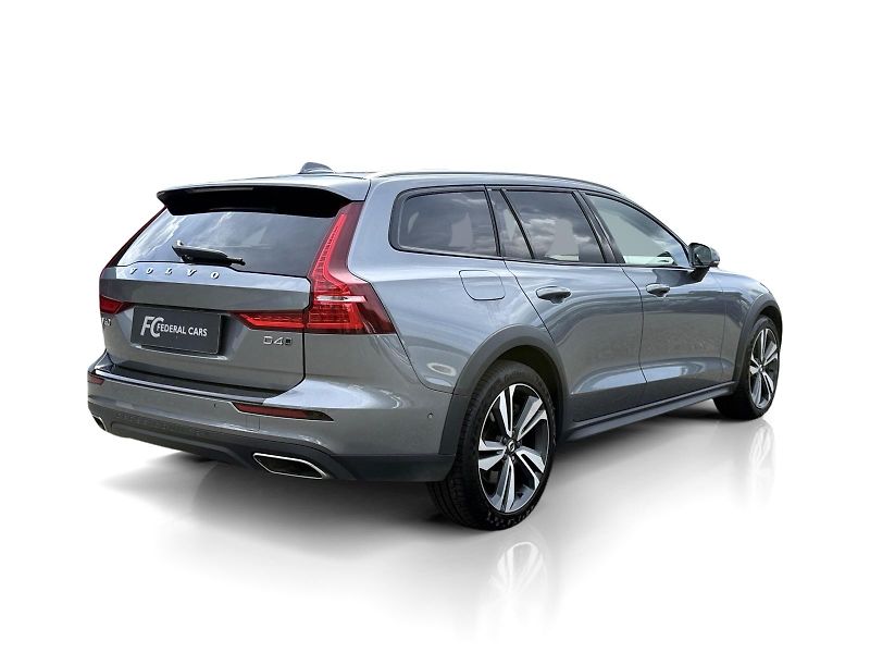 Volvo V60 CC D4 AWD // B&W // REZERVACE - fotka 5 z 44