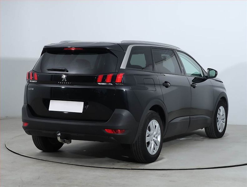 Peugeot 5008 (2020) PureTech 130, Automat, 7 míst - fotka 5 z 21