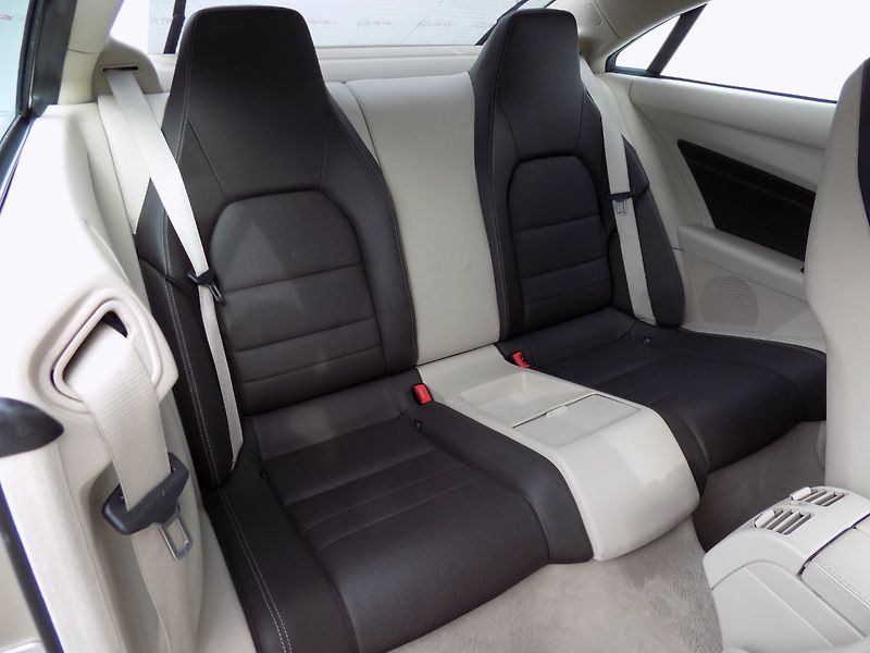 Mercedes-Benz Třídy E (2014) 220d Coupé/Full-Led/NAVI/ - fotka 17 z 36