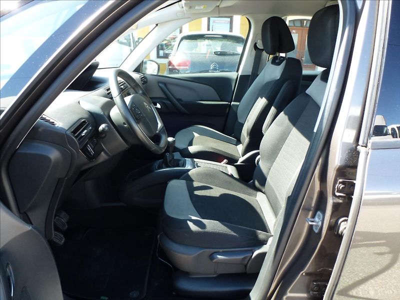Citroën C4 Picasso 1,2 PureTech 130 6MAN Turbo  S - fotka 16 z 46