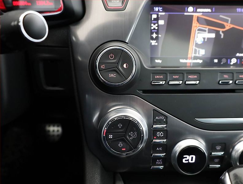 Citroën DS5 (2015) 2.0 BlueHDI, Automat, ČR,1.maj - fotka 14 z 21