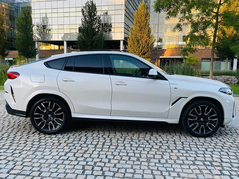 BMW X6 40D MSPORT 4x4 SERVISKA TAŽNÉ - fotka 10 z 58