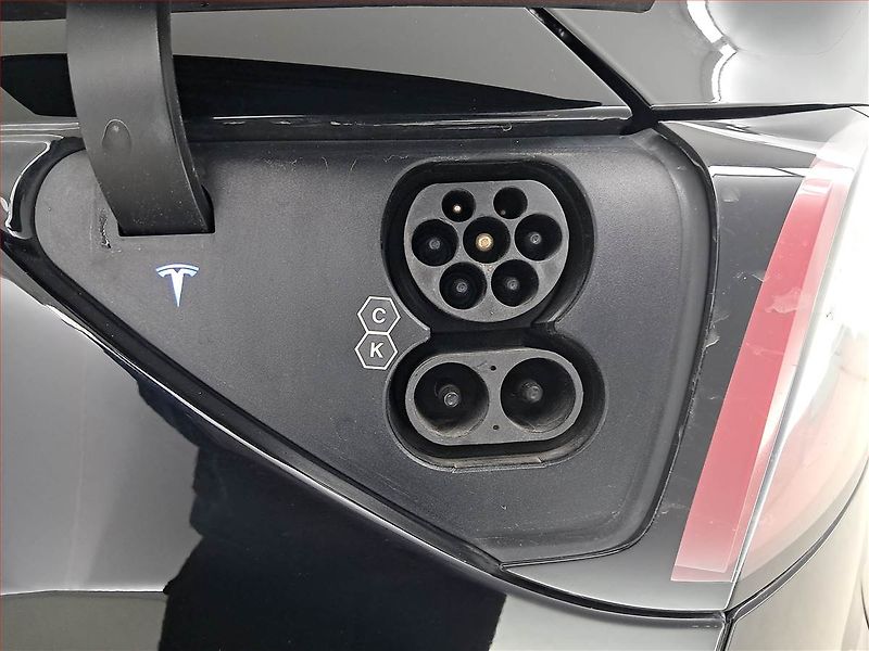 Tesla Model Y (2022) Long Range AWD 79kWh, SoH 91% - fotka 19 z 19