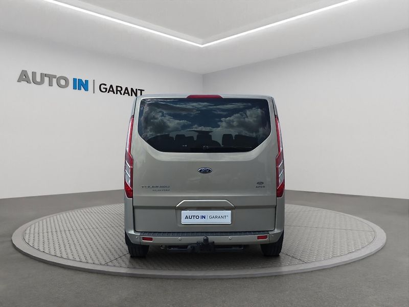 Ford Tourneo Custom (2016) 2.0 TDCi 96kW, L2 ČR, 1. Maj., - fotka 6 z 20