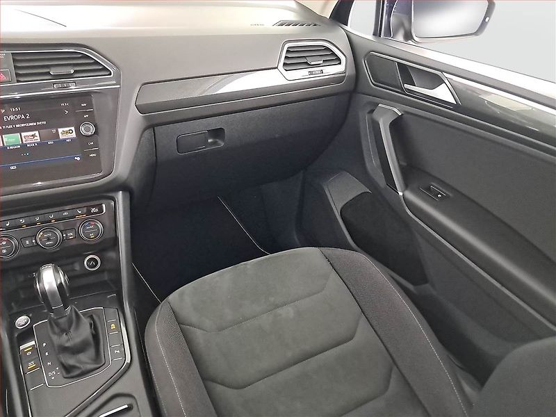 Volkswagen Tiguan (2018) 2.0 TDI, Automat, Serv.kniha - fotka 8 z 19