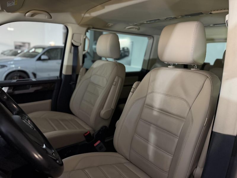Volkswagen Multivan 2.0 TDI 4Motion Highline - fotka 18 z 43