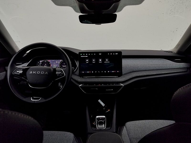 Škoda Octavia (2025) Top Selection  1,5 Tsi 110 Kw - fotka 5 z 38