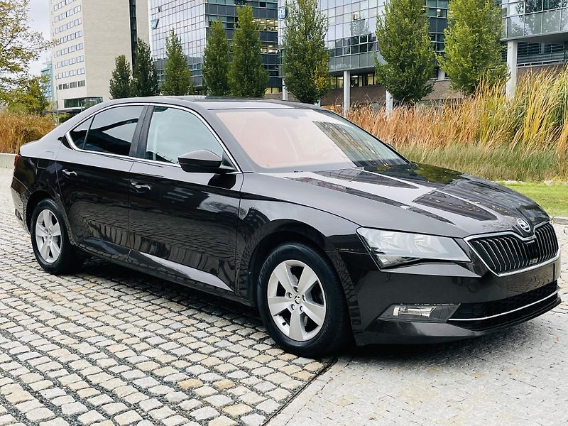 Škoda Superb 1.4TSI 1.MAJITEL KAMERA VÝHŘEV - fotka 11 z 48