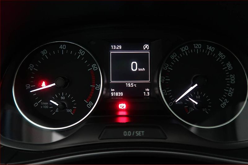 Škoda Fabia (2014) Style 1.2 TSI, Serv.kniha - fotka 11 z 18