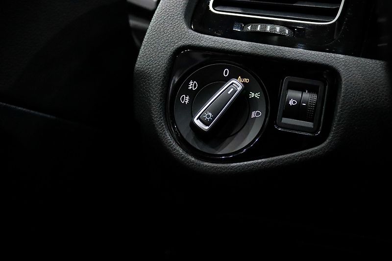Volkswagen Golf 7 Variant 1.4 TSI 90 kW - fotka 21 z 37