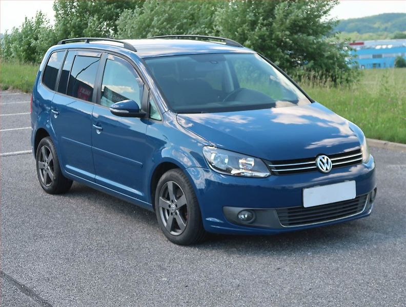Volkswagen Touran (2011) 2.0 TDI, Navi, Tempomat - fotografie inzerátu
