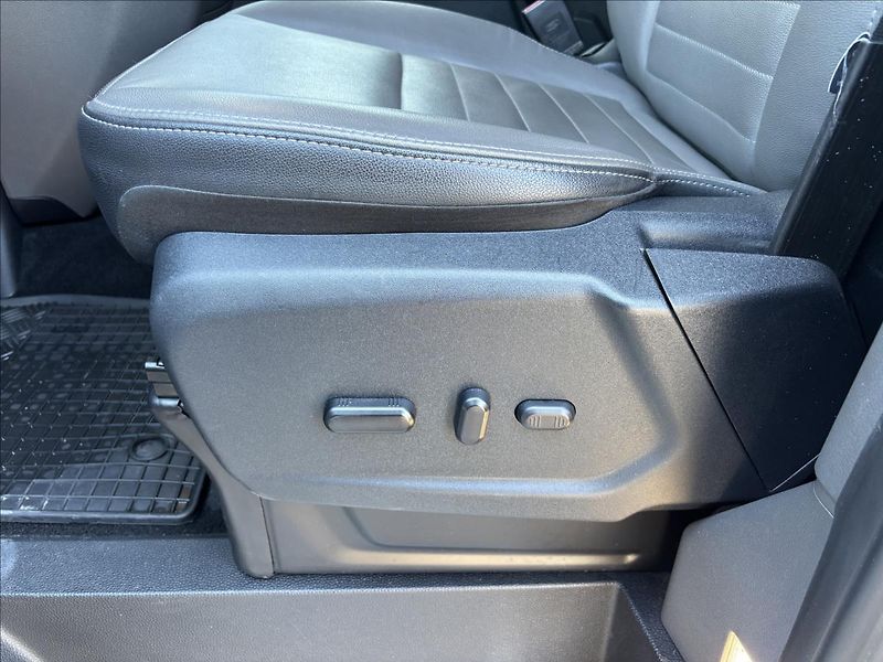 Ford Tourneo Custom 2,0 136kW TitaniumX L2 Webasto - fotka 19 z 36