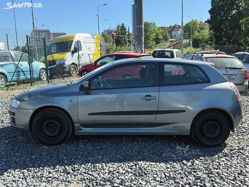 Fiat Stilo (2007) 1.4i, 70kw Původ ČR Nová STK - fotka 2 z 17