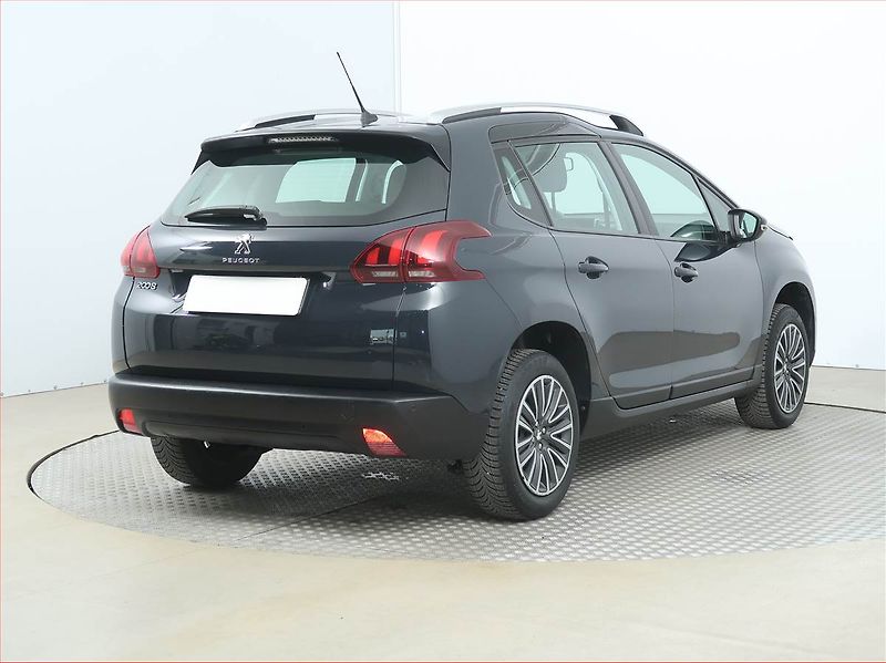 Peugeot 2008 (2019) 1.2 PureTech, Tempomat - fotka 5 z 15