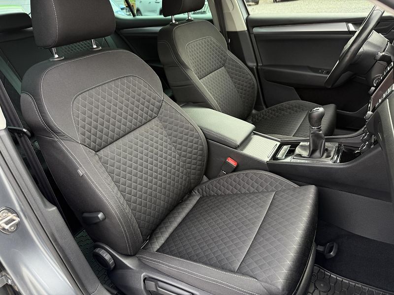 Škoda Superb 1.6TDi STYLE 88kW Navi BiXenon - fotka 16 z 21