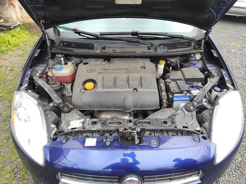 Fiat Bravo 1.9 JTD 8V Dynamic - fotka 16 z 22
