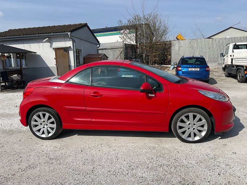 Peugeot 207 1.6 HDI - fotka 9 z 13