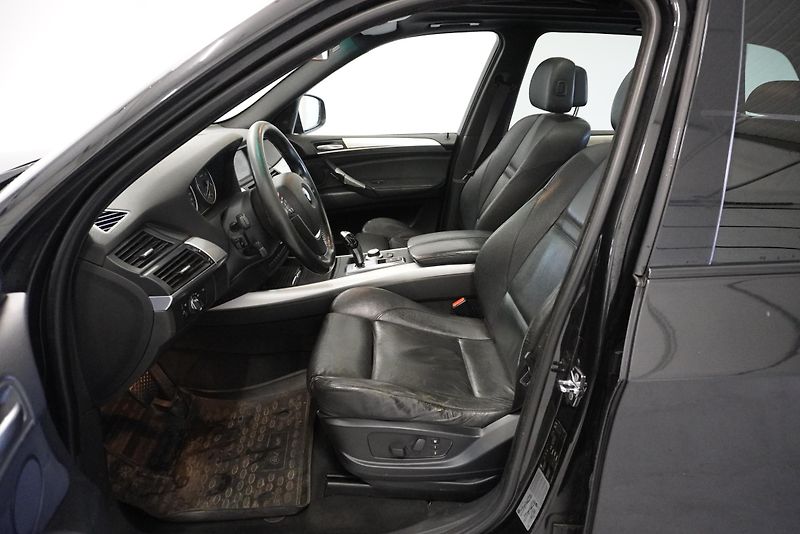 BMW X5 3,0 XDRIVE35D AUT. - fotka 14 z 34
