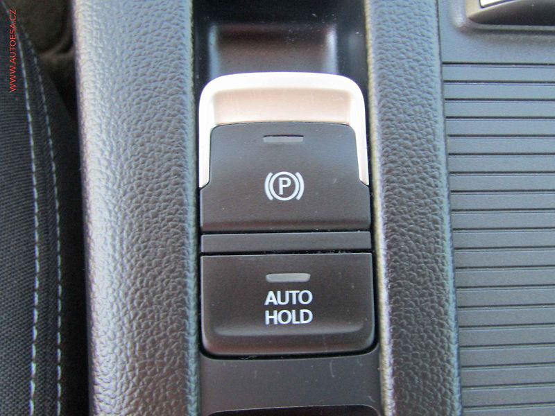 Volkswagen Passat (2020) 1.5 TSi, ČR, LED, park.čidla - fotka 17 z 20