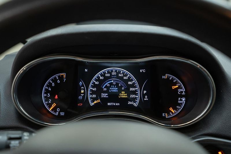 Jeep Grand Cherokee 3.6 V6 216 kW Laredo - fotka 12 z 29