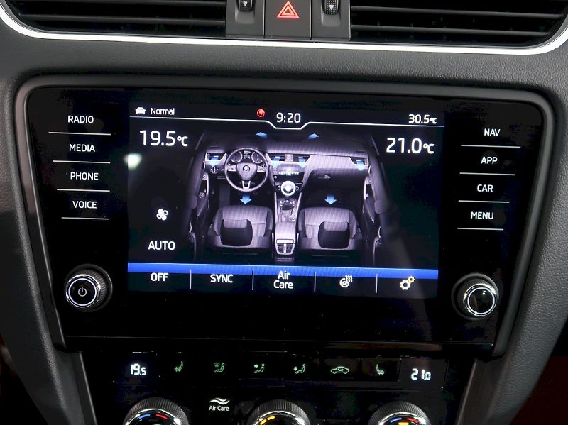 Škoda Octavia (2020) STYLE 2.0TDI 110KW DSG PANORAM - fotka 28 z 47