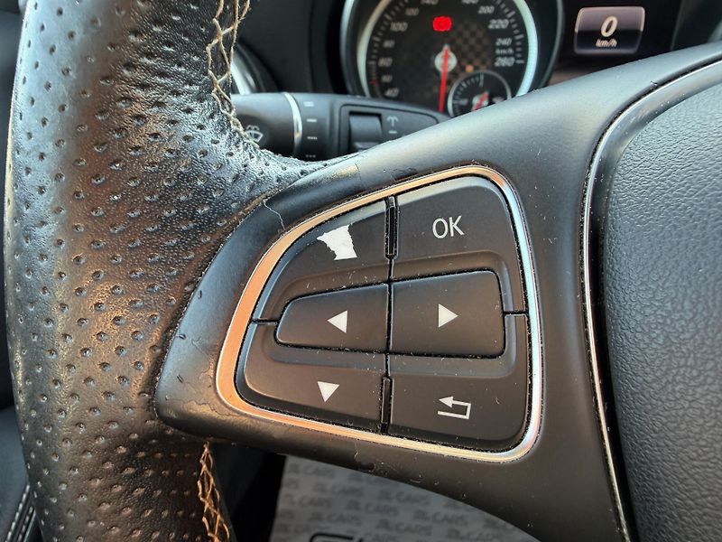Mercedes-Benz Třídy A 180i SPORT LED NAVI SERVISKA - fotka 18 z 37