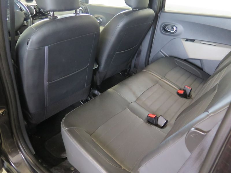 Dacia Lodgy (2014) 1.2TCe,navi,klima,výhřev,kůže - fotka 15 z 24