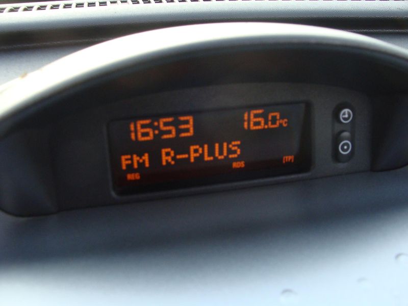Opel Tigra 1.8i, 96000 km, 1. majitelka - fotka 14 z 31