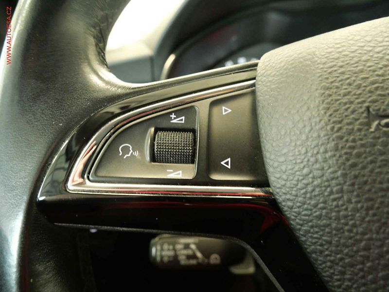 Škoda Scala (2019) 1.6 TDI, ČR, LED, park. - fotka 16 z 22