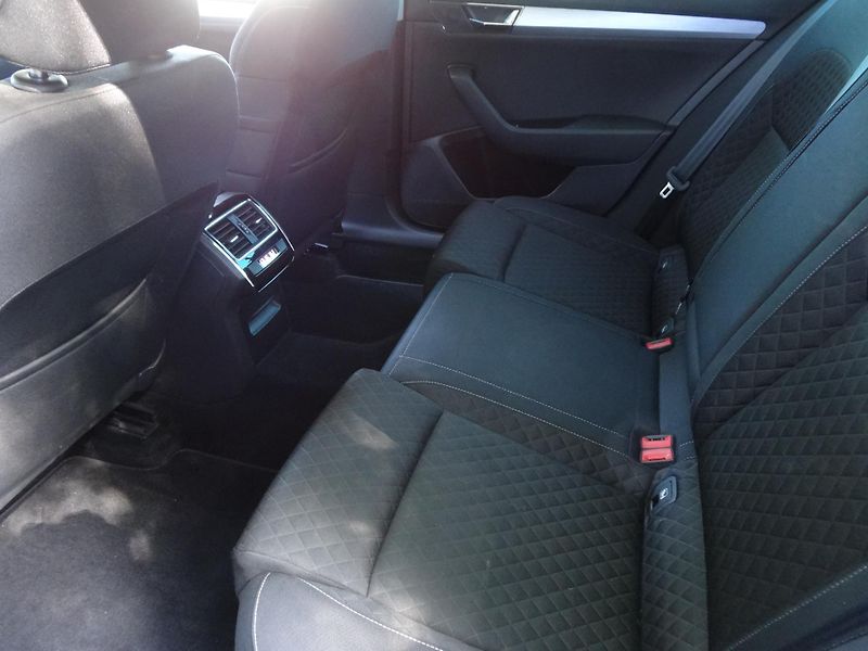 Škoda Superb 2.0TDi DSG Taž.zař. Plná nádrž - fotka 6 z 41
