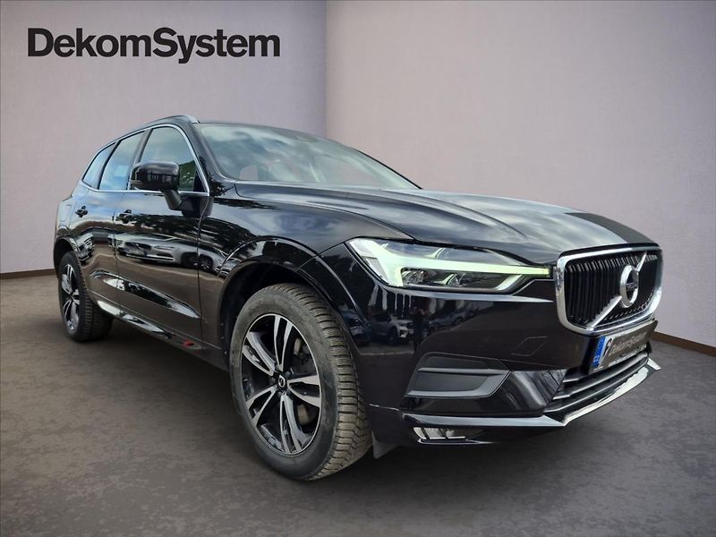 Volvo XC60 2,0 B4 AWD MOMENTUM+ - fotka 2 z 18