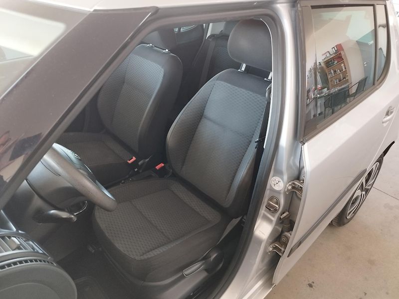 Škoda Fabia (2010) 1,2TSI,63KW,KLIMA,TAŽNÝ,ČR - fotka 16 z 25