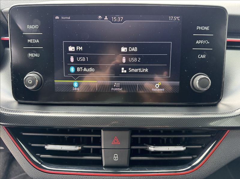 Škoda Scala 1,5 TSI DSG Monte Carlo DPH ČR - fotka 37 z 50
