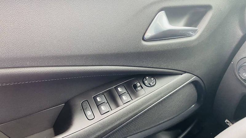 Opel Crossland Elegance F 12 XHT 96kW/130HP A - fotka 9 z 25