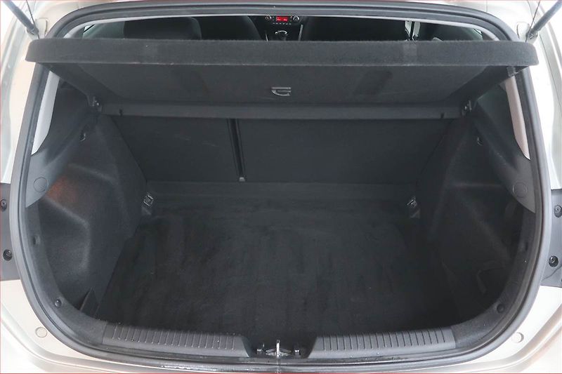 Kia Ceed (2014) 1.6 GDI, Automat, Serv.kniha - fotka 14 z 19