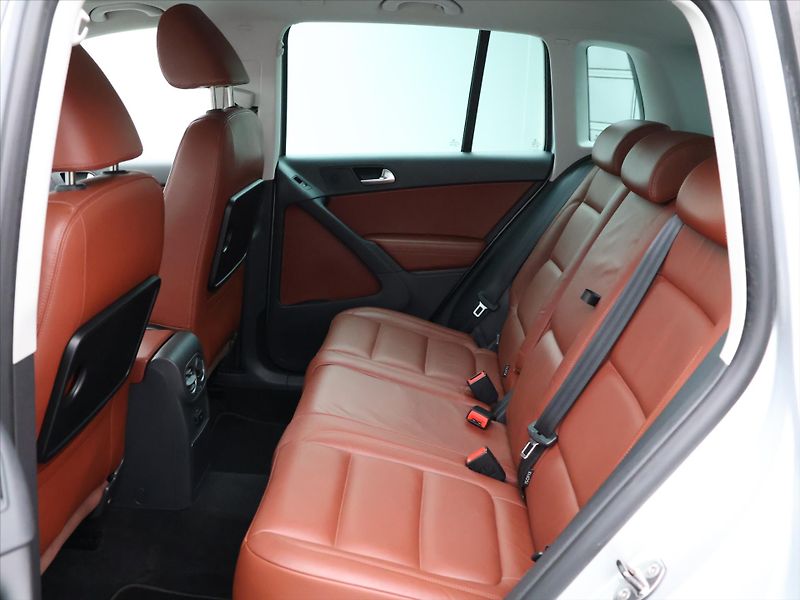 Volkswagen Tiguan 2,0 103KW KŮŽE DSG 4MOTION ALU - fotka 12 z 28