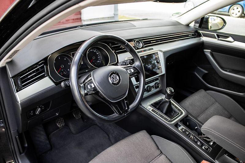 Volkswagen Passat - fotka 14 z 32